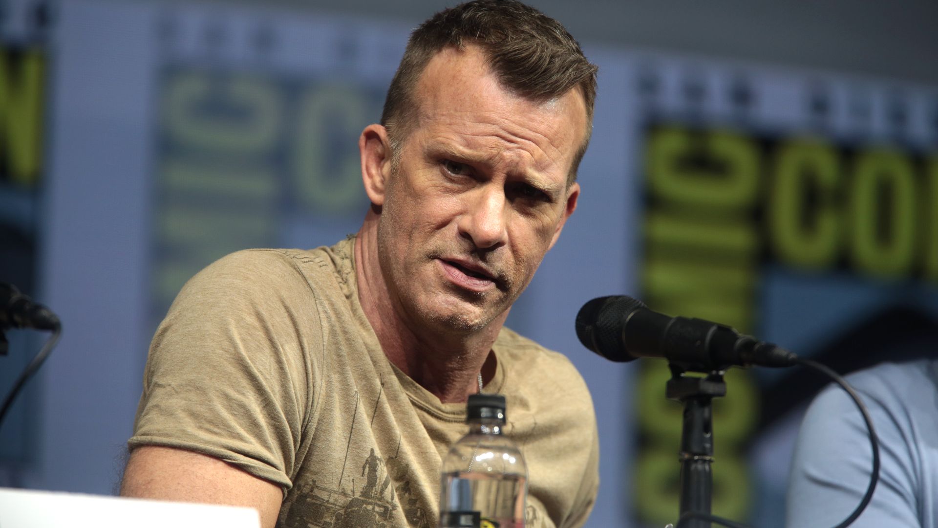 Thomas Jane speaking at the 2018 San Diego Comic Con International, for