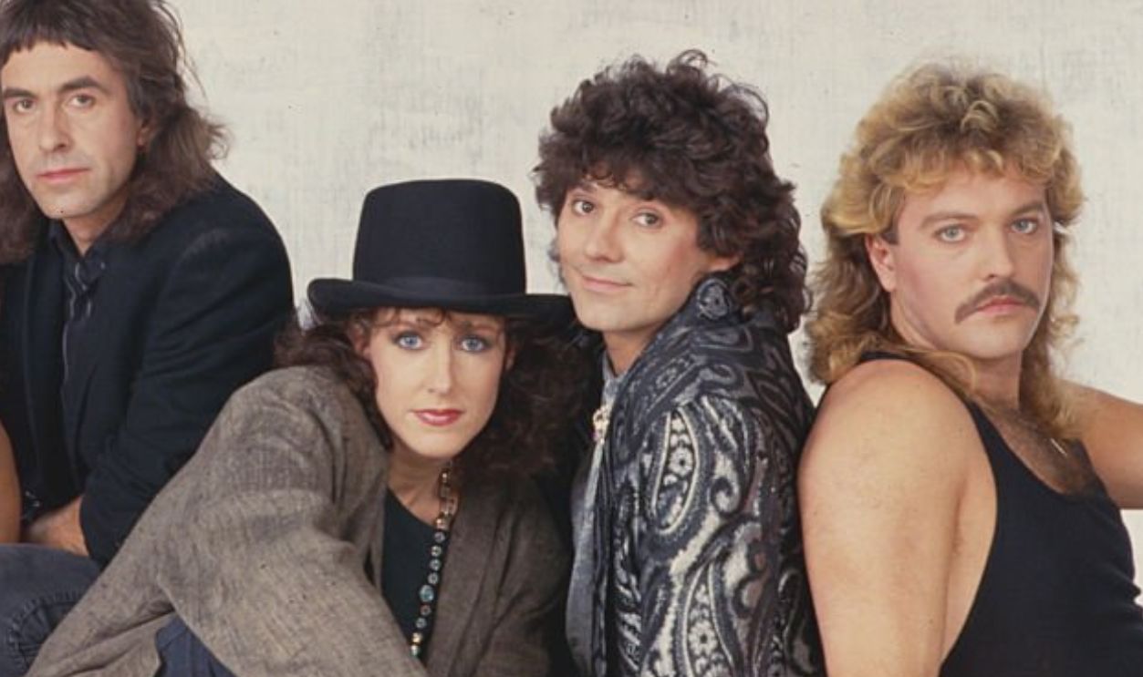 Starship members from left to right: Craig Chaquico, Pete Sears, Grace Slick, Mickey Thomas and Donny Baldwin.