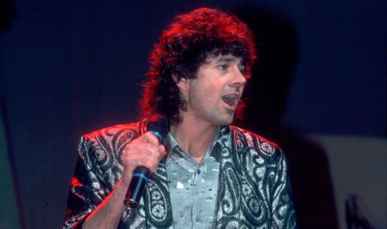 Mickey Thomas of the Jefferson Starship at the Poplar Creek Music Theater in Hoffman Estates, Illinois, August 1, 1986. 