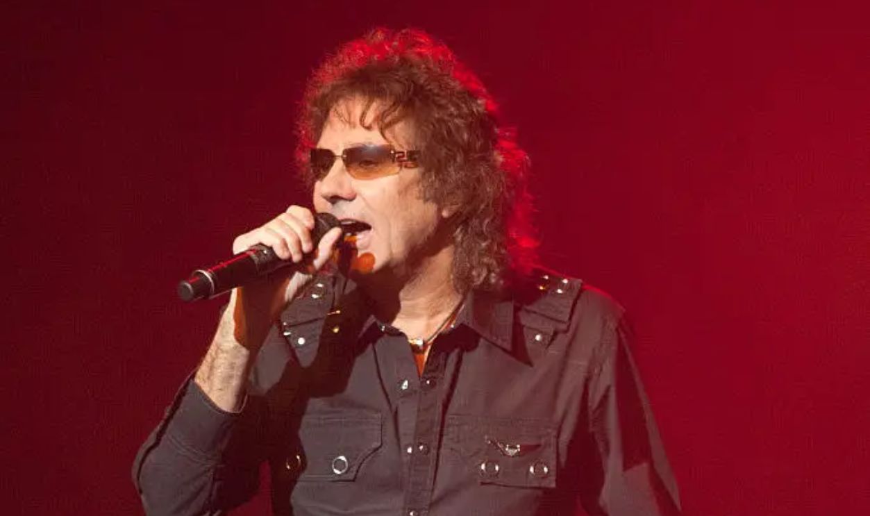 Mickey Thomas performs at the Mayo Performing Arts Center in Morristown, NJ, Jingle Bell Rock, December 1, 2011