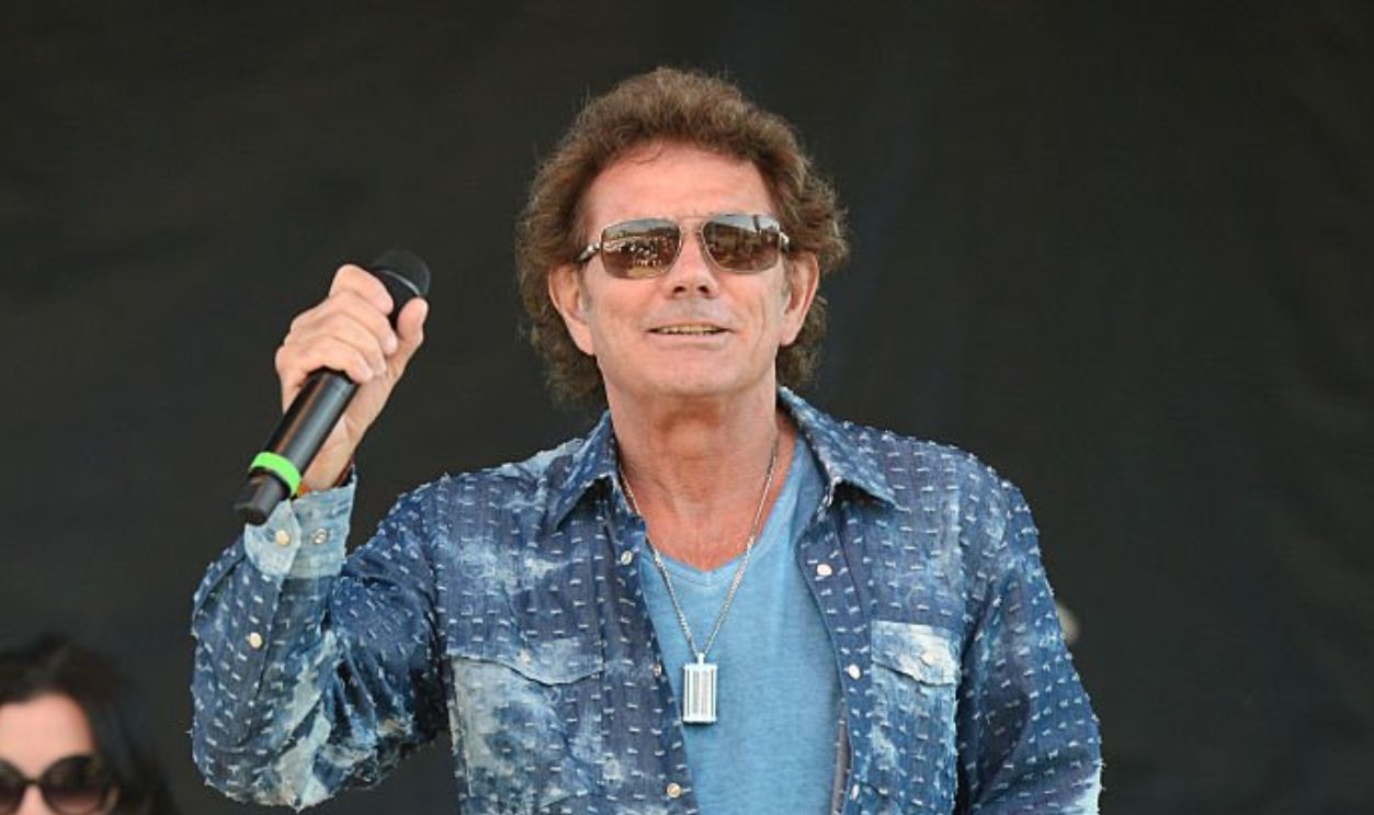 BAKERSFIELD, CA - MAY 23: Singer Mickey Thomas of classic rock band Starship performs onstage on May 23, 2015 in Bakersfield, California. 