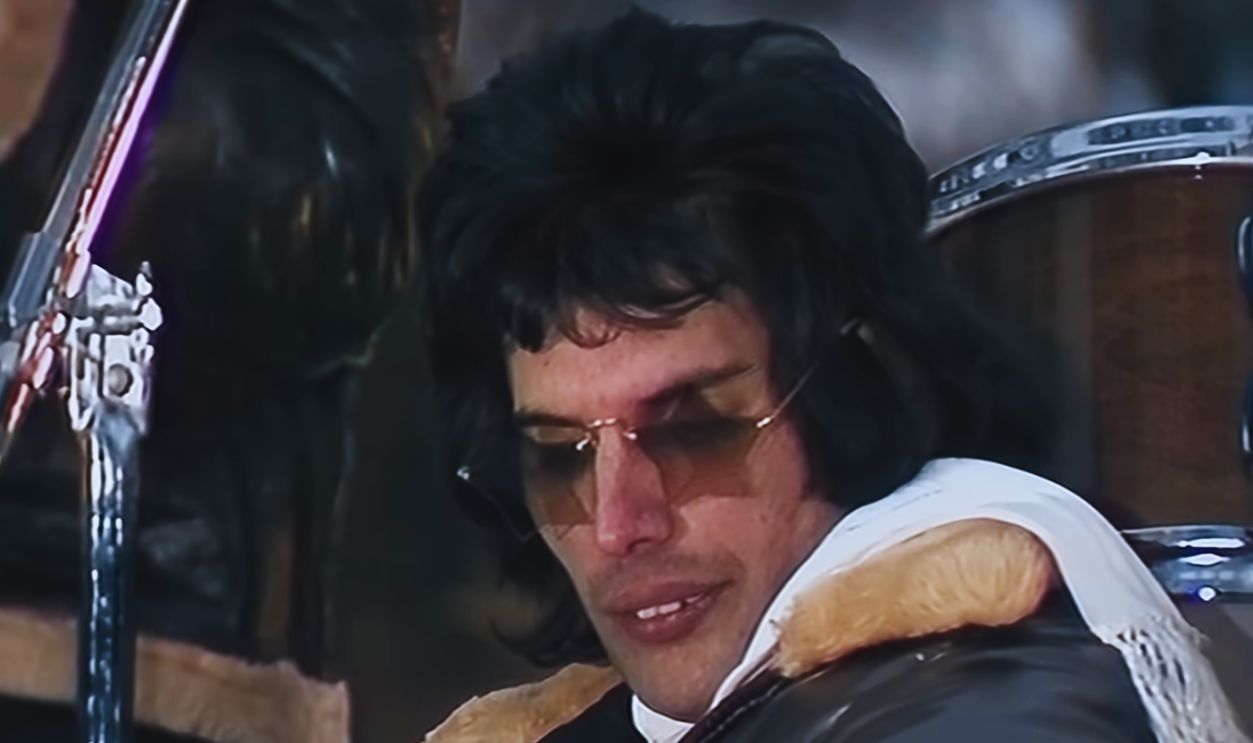 Screenshot from We Will Rock You (1977)