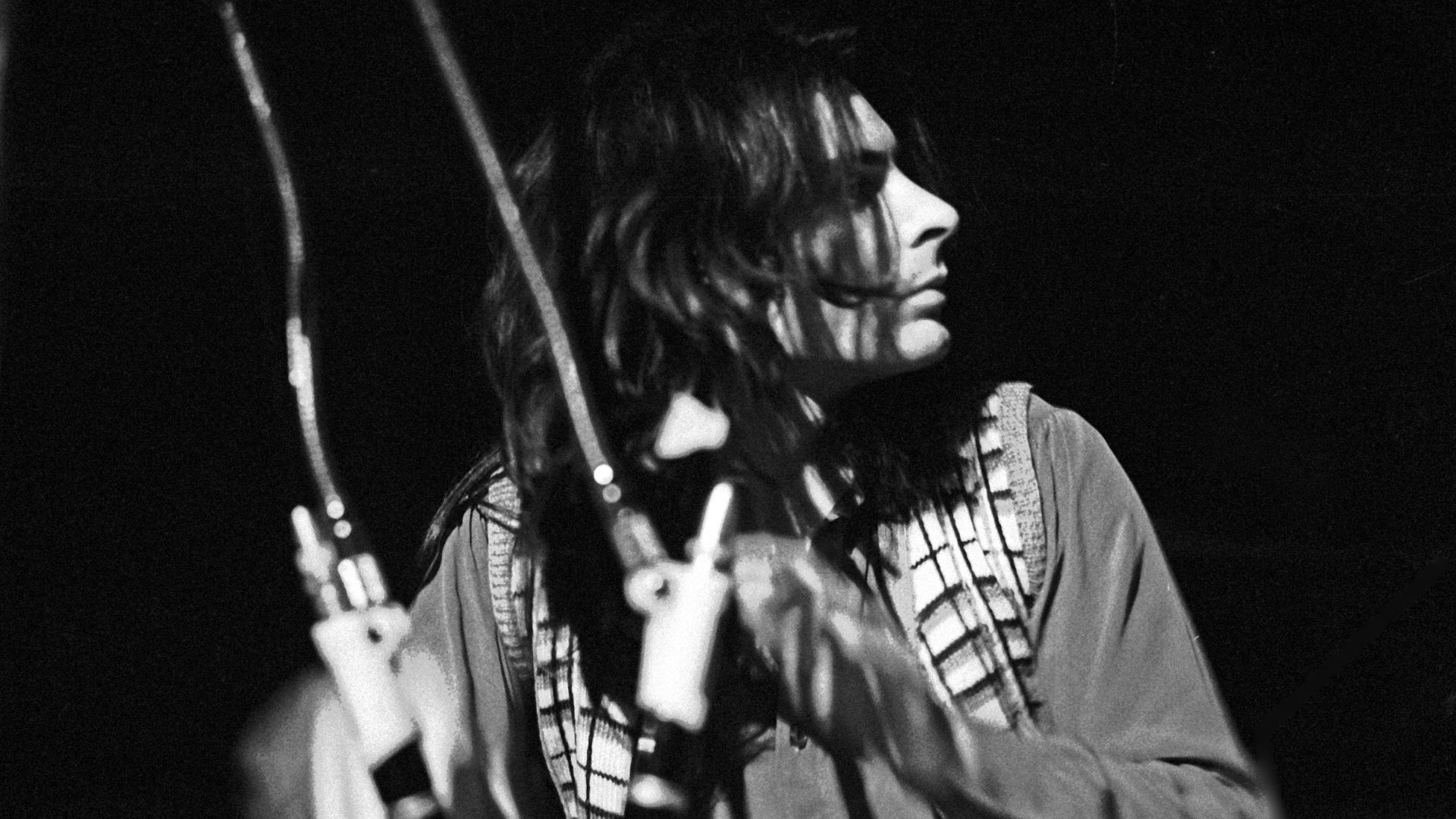 T.Rex drummer Mickey Finn performing in the band in the Musikhalle Hamburg, January 1972 und February 1973