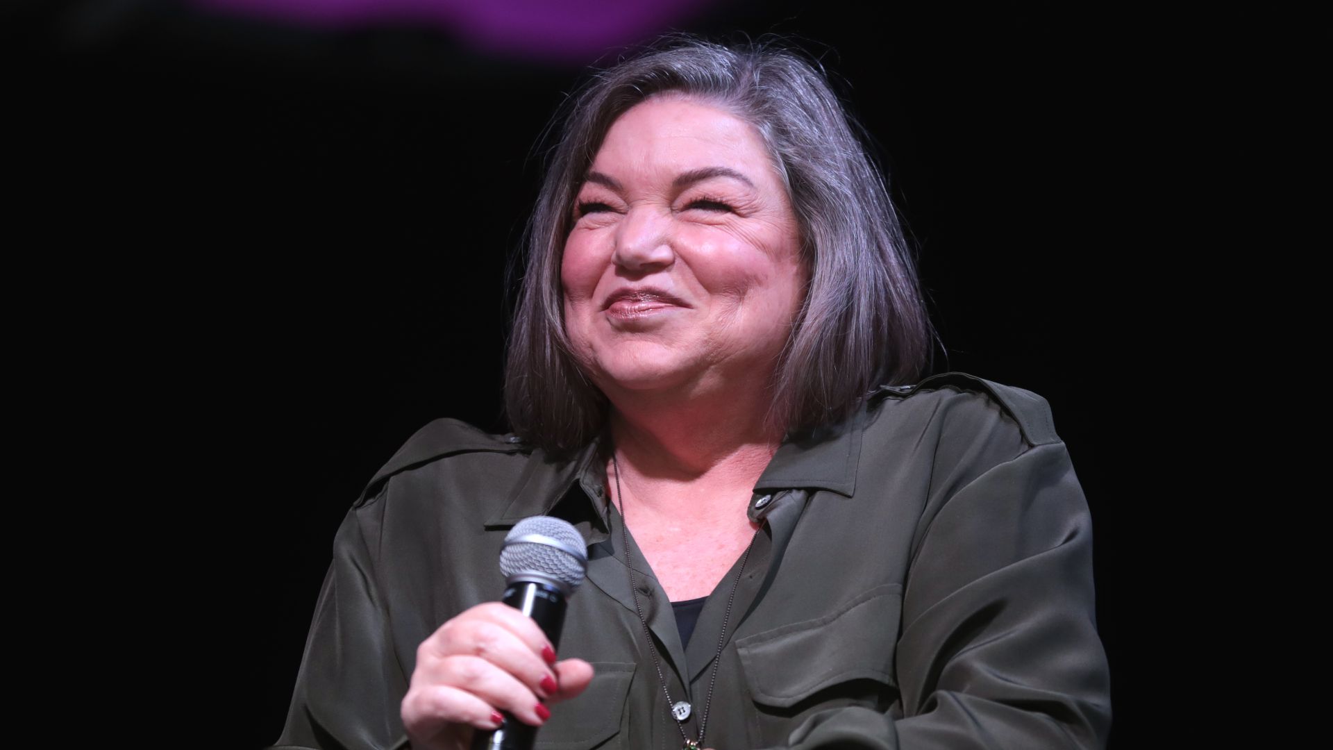 Mindy Cohn speaking with attendees at the 2019 Arizona Ultimate Women's Expo at the Phoenix Convention Center in Phoenix, Arizona.

Please attribute to Gage Skidmore if used elsewhere.