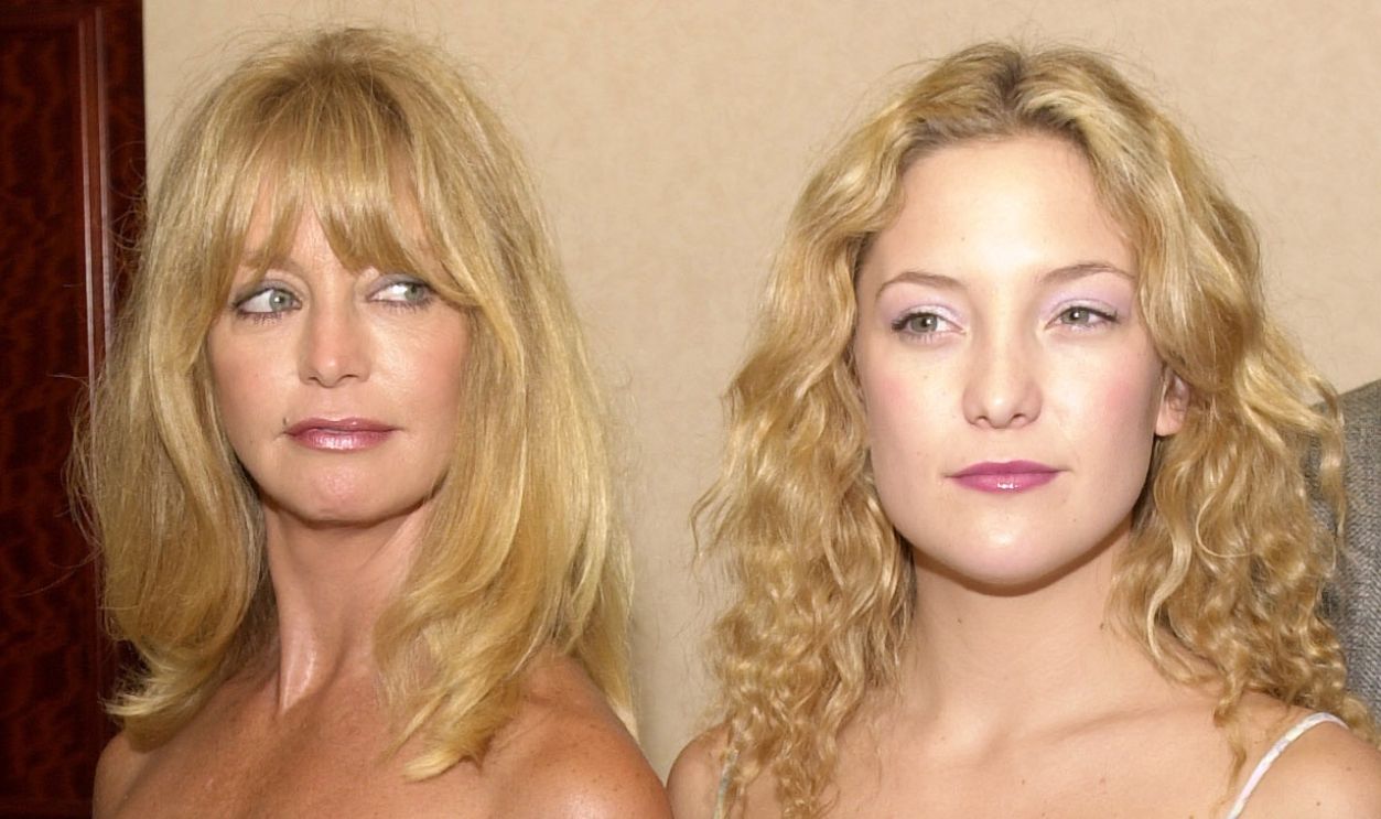 Award hosts Goldie Hawn and Kate Hudson arrive at the
