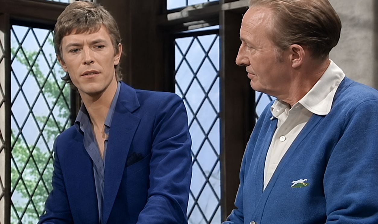 Screenshot from Bing Crosby's Merrie Olde Christmas,  CBS (1977) 