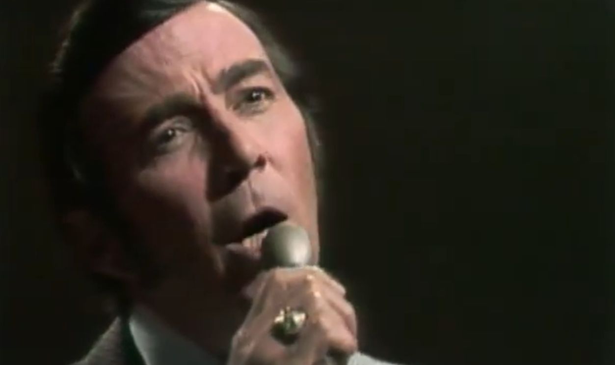 Screenshot from It's Four in the Morning (1971)