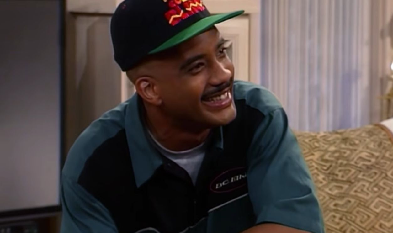 Screenshot from Living Single (1993-1998)