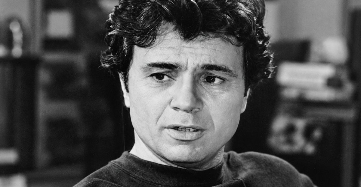 Publicity photo of Robert Blake from the ABC detective television series Baretta.