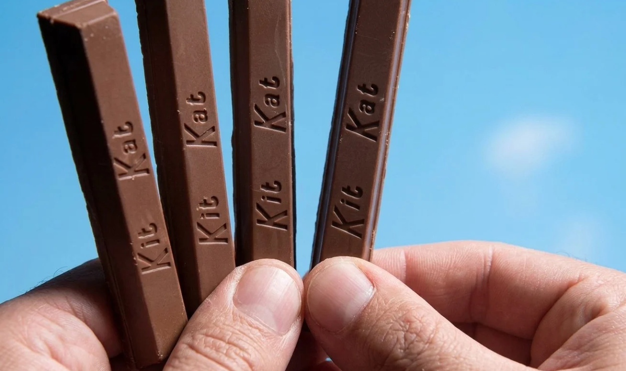 Screenshot from Kit Kat, The Hershey Company (1986)