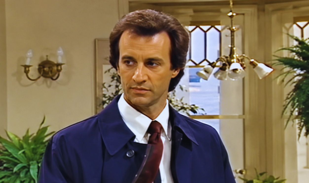 Screenshot from Sara (1985)