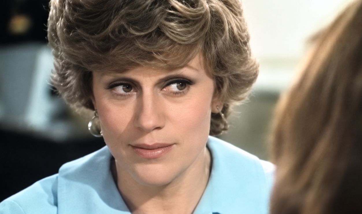 Screenshot from Palmolive Dishwashing Liquid ‘Madge the Manicurist’ (1976)