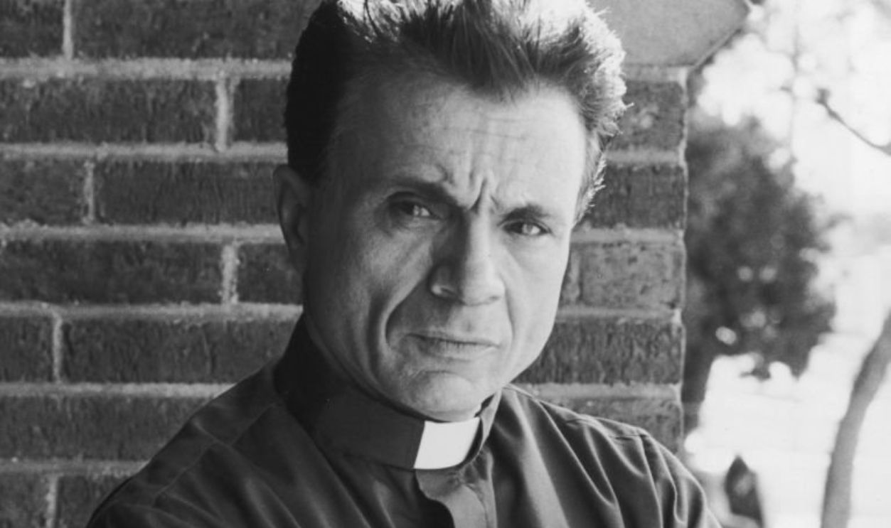 Promotional portrait of American actor Robert Blake as Father Noah 'Hardstep' Rivers, for the television series 'Hell Town,' 1985.