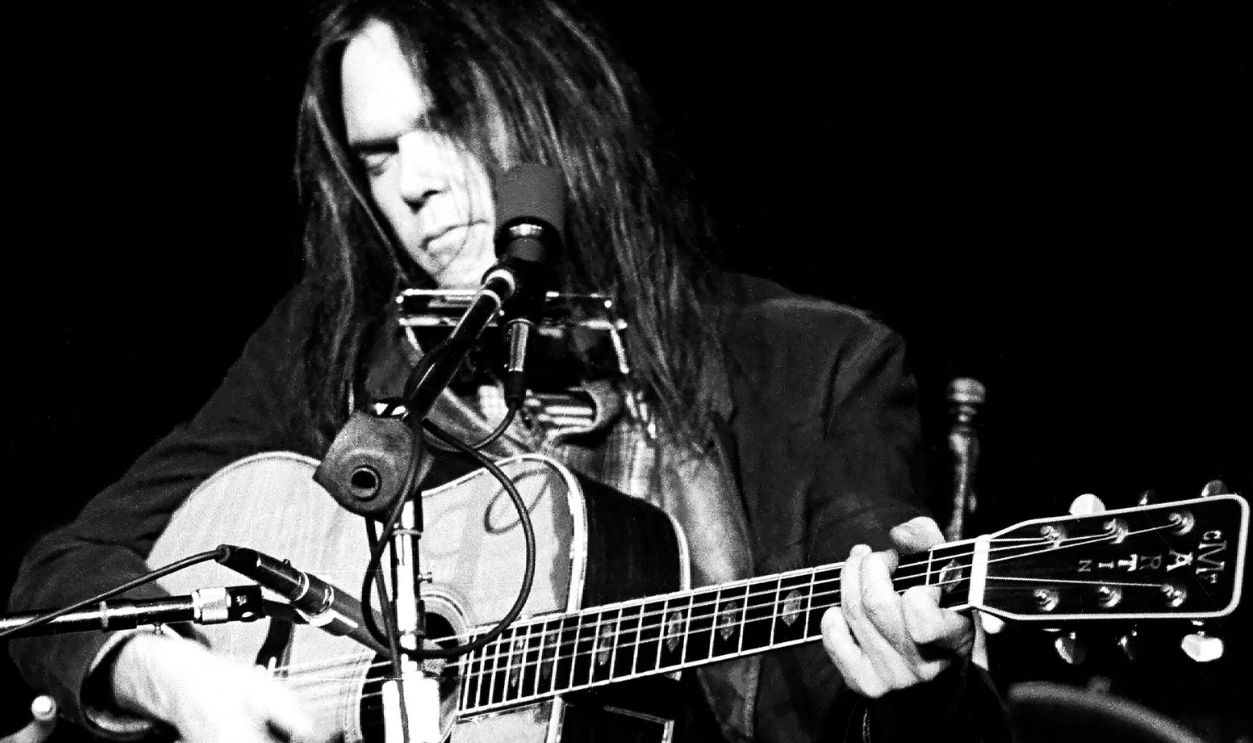 SAN FRANCISCO, CALIFORNIA - MARCH 21: Neil Young performing from his album "Harvest" at Winterland in San Francisco, California on March 23, 1973.