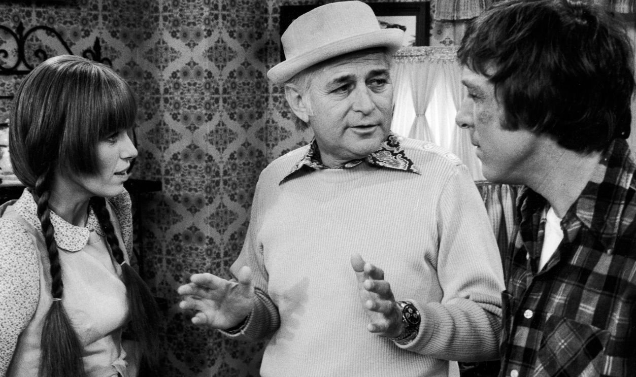 Norman Lear (C) speaking w. series star Louise Las