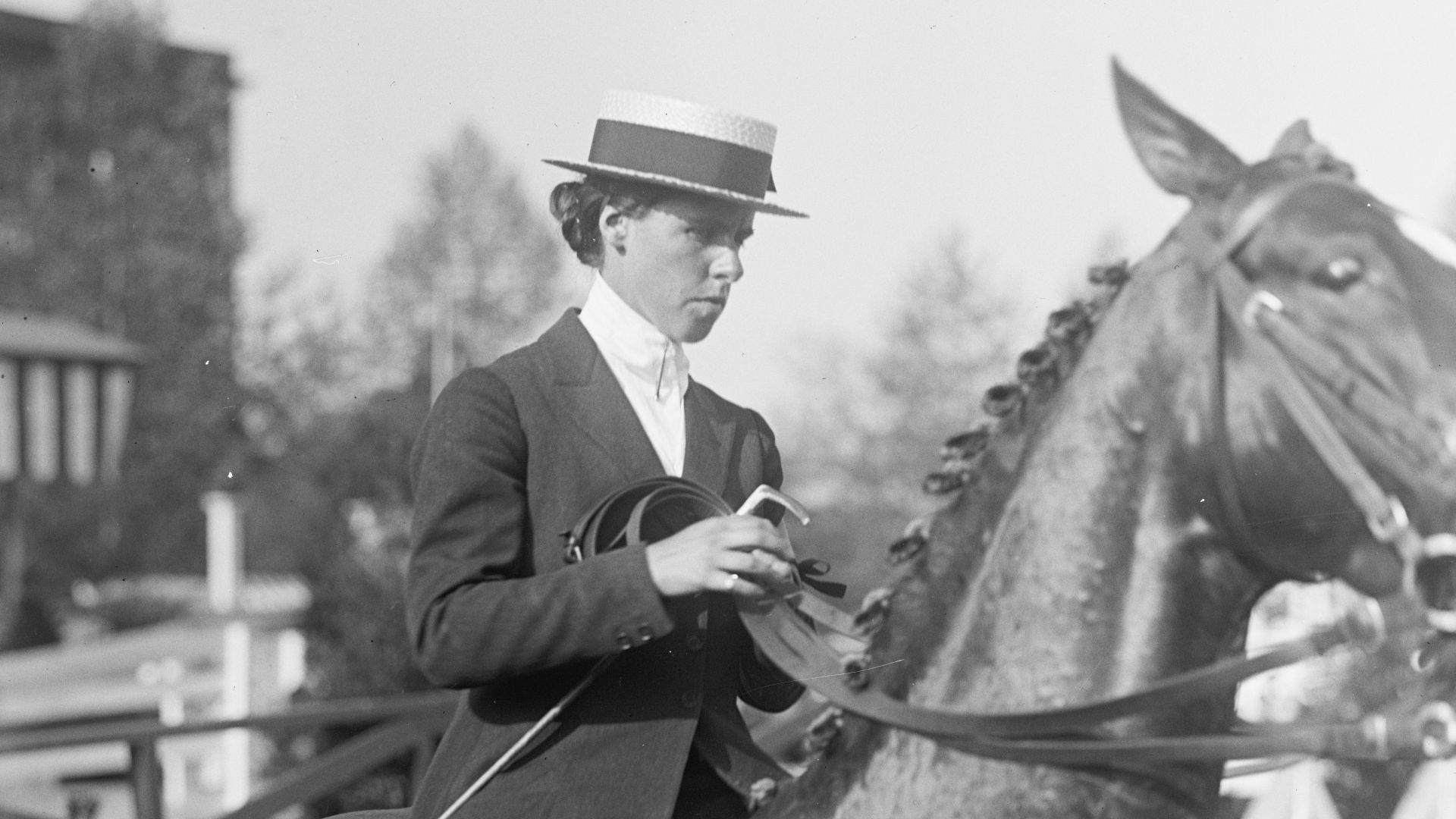 Title: DuPONT, MISS MARION. RIDING; HORSE SHOW
Abstract/medium: 1 negative : glass ; 5 x 7 in. or smaller