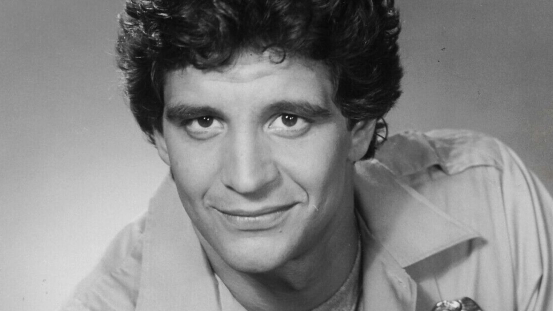 NEW FACE AT HILL STREET - Ed Marinaro, who guest-starred in episodes of Hill Street Blues on NBC-TV this past season, will be a regular cast member when the humorous police drama series returns this fall on Thursdays (10 to 11 p.m. NYT).