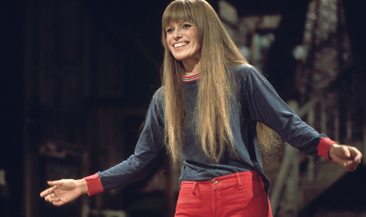 Louise Lasser Smiling on Stage