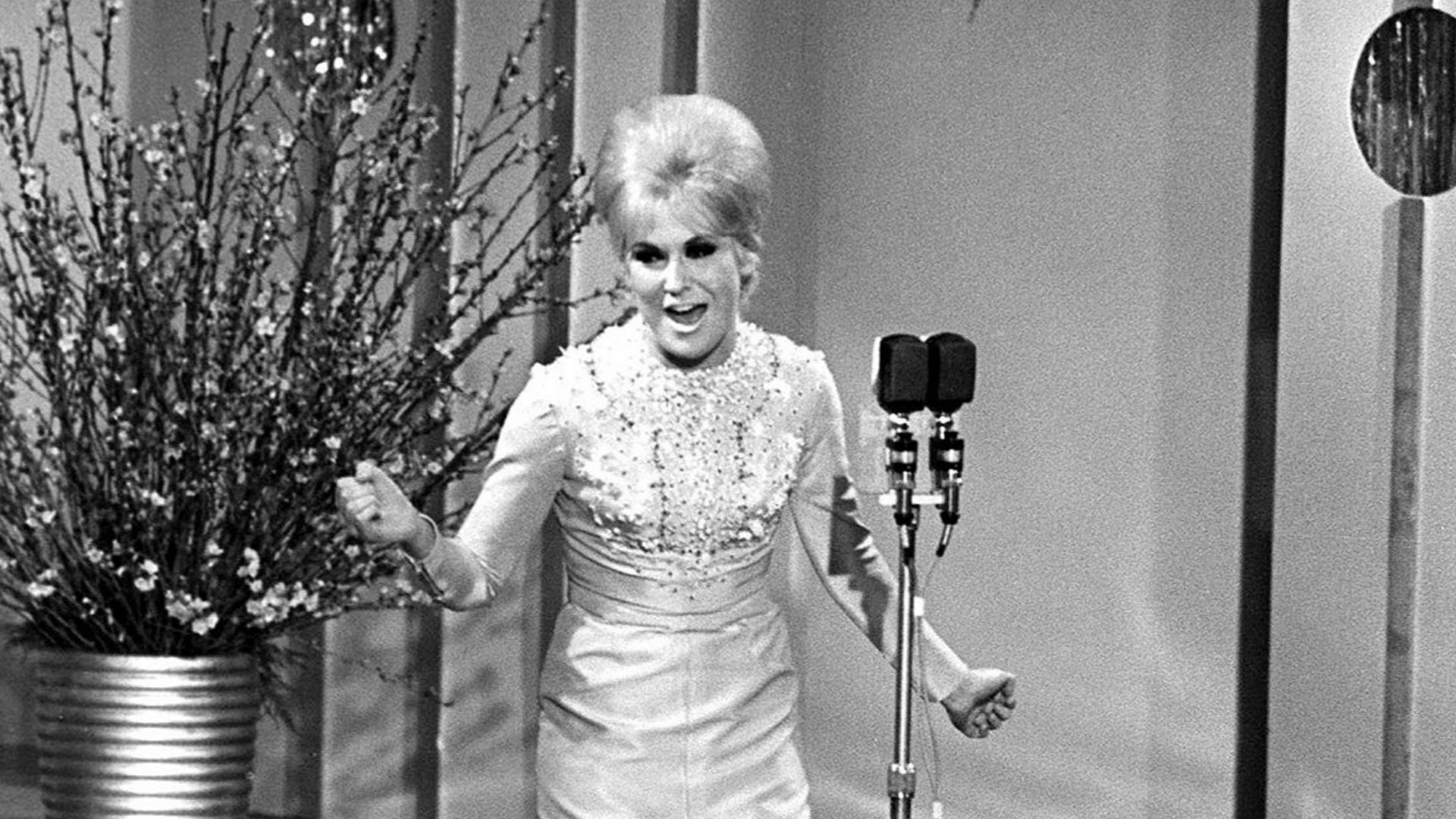 Dusty Springfield performing at the 1965 Sanremo music festival