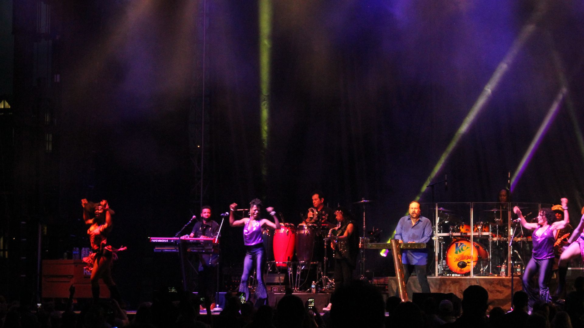 KC and the Sunshine Band performing in Council Bluffs, Iowa at Loessfest in 2017.