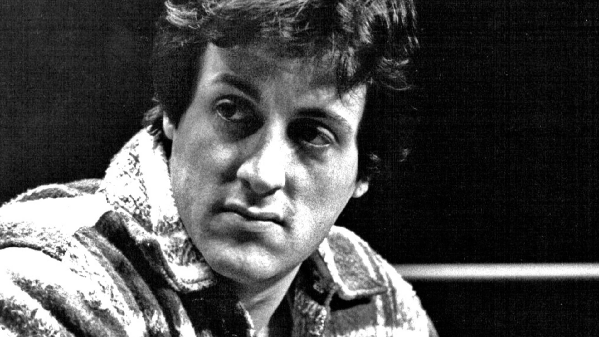 Photo of Sylvester Stallone at the Ken Norton - Duane Bobick boxing match in 1977.