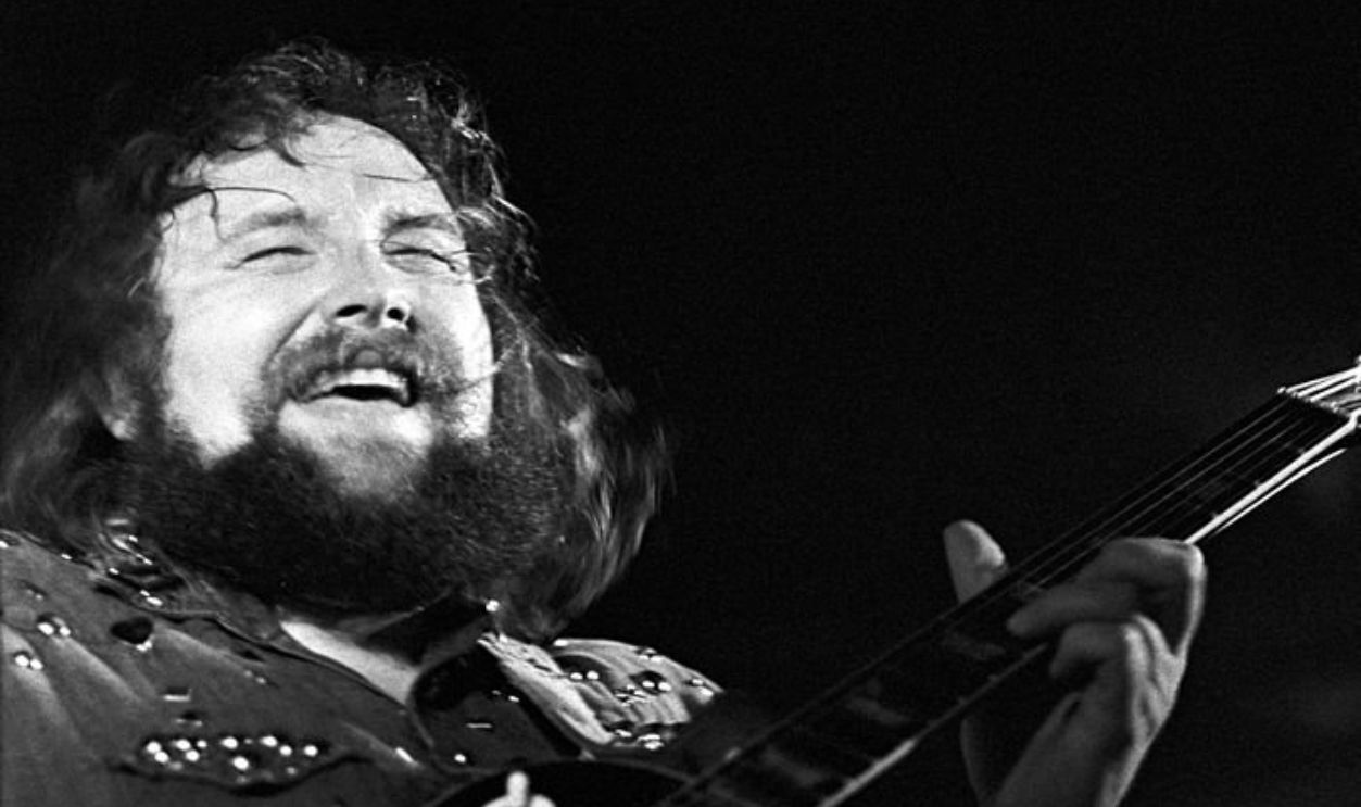 ATLANTA - APRIL 29: Country guitarist and fiddler Charlie Daniels performs at Richard's Rock Club on April 29, 1973 in Atlanta, Georgia. 