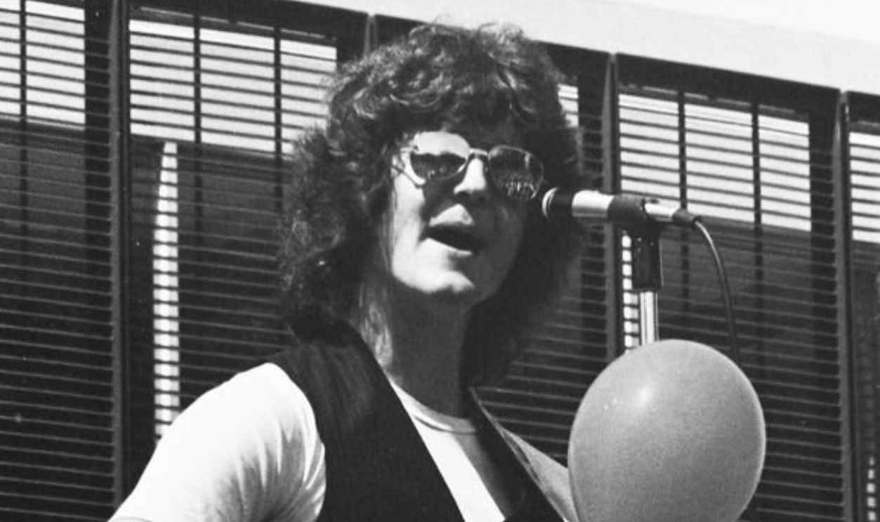 Singer and songwriter Rodney Crowell performs at the California State University, Long Beach student quad in March 1975 