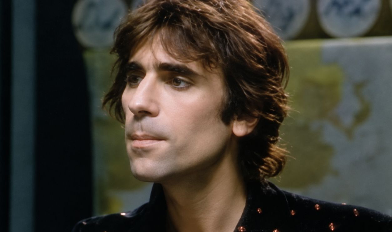 Screenshot from Centerfold, EMI America Records (1981)