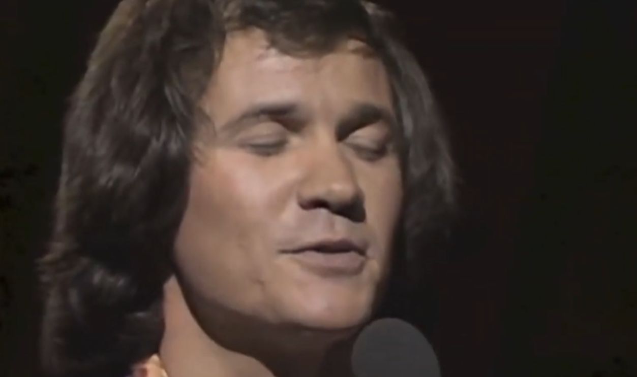 Screenshot from Baby I'm-a Want You (1972)