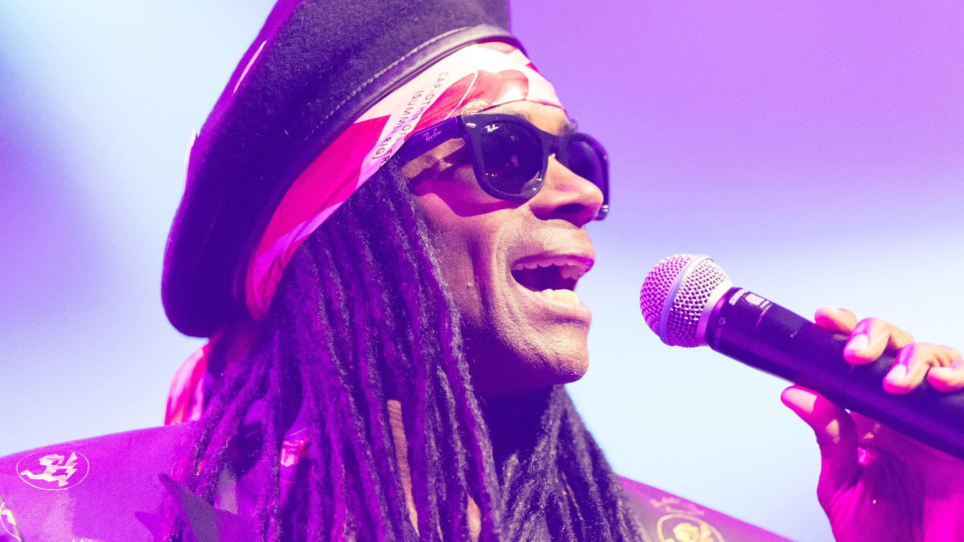 File:Milli Vanilli - 2025333 224350 2025-11-29 Sunshine Live - Die 90er Live on Stage - Sven - 1D X MK II - 1592 - B70I2348.jpg