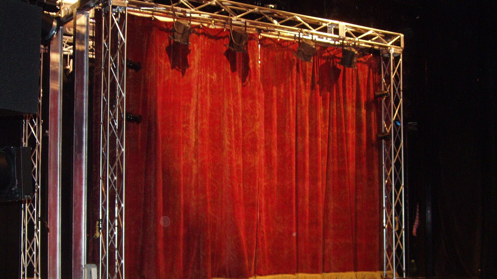 File:Stage on stage.JPG