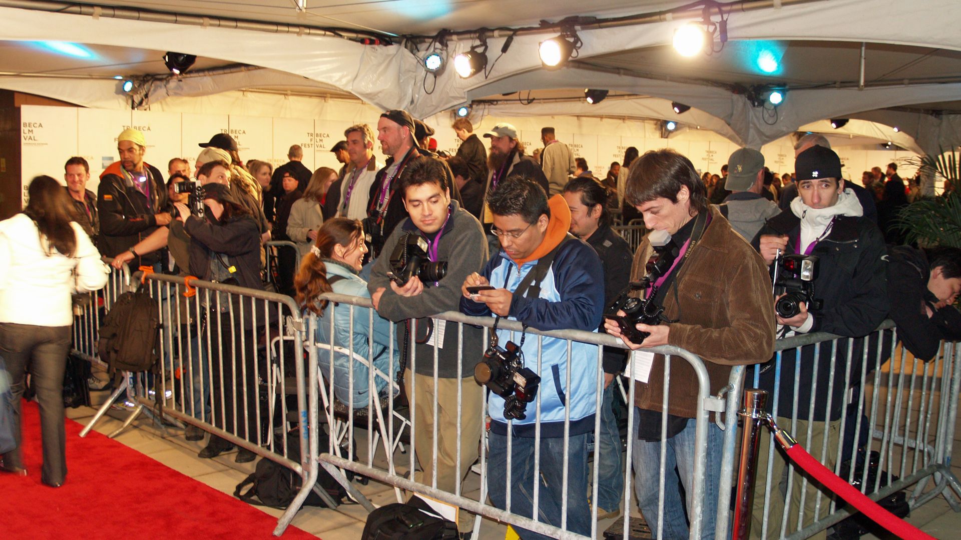 File:Paparazzi by David Shankbone.jpg