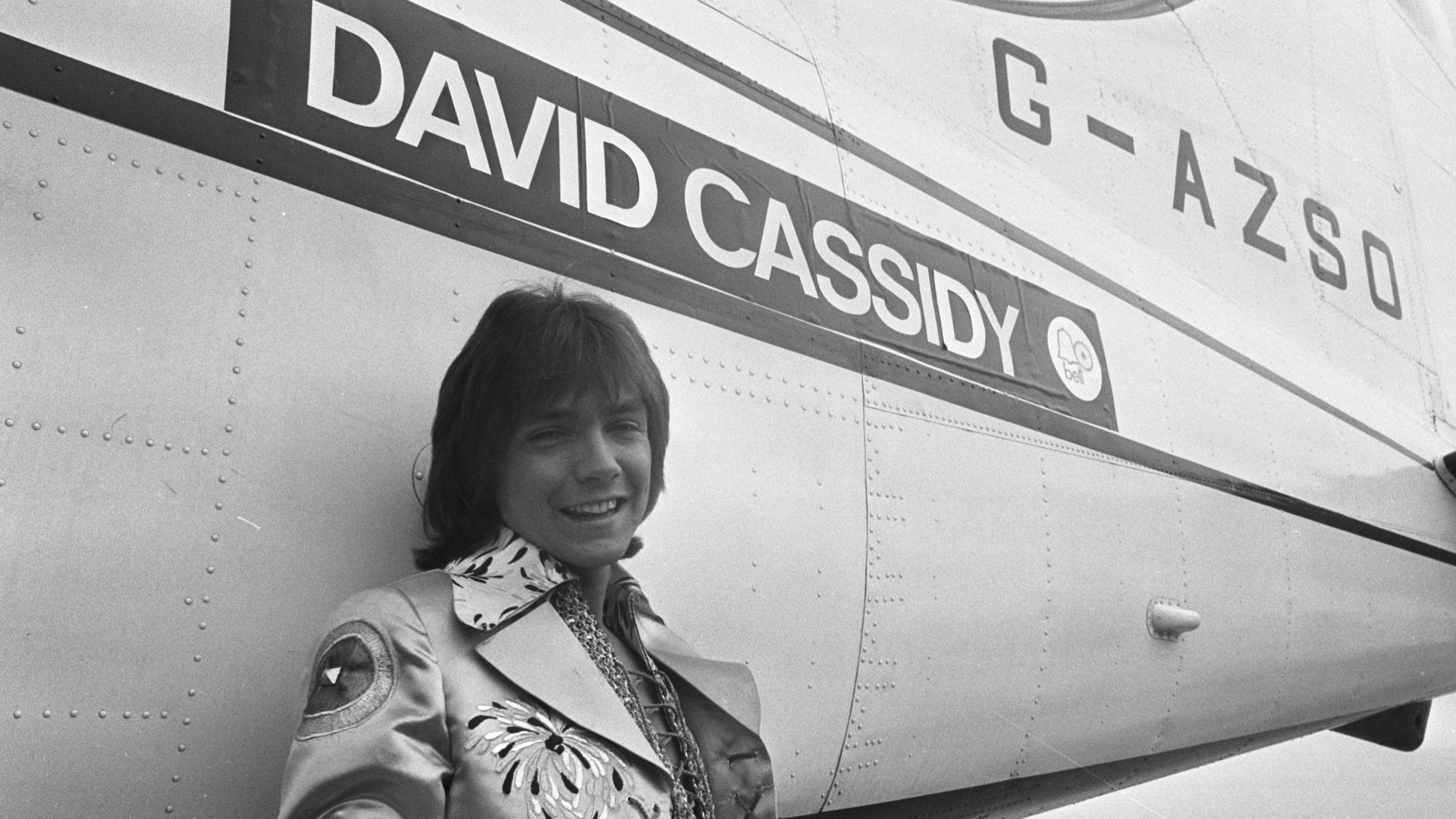 File:Amerikaanse pop en TV-ster David Cassidy bij vliegtuig - NA - 925-8637.jpg