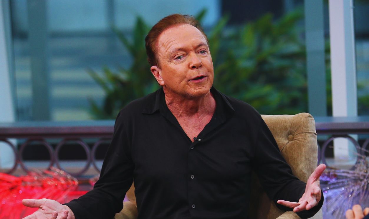   Gettyimages - 629701428, David Cassidy And Tai Beauchamp Visit Hollywood Today Live HOLLYWOOD, CA - DECEMBER 14: Singer David Cassidy attends Hollywood Today Live at W Hollywood on December 14, 2016 in Hollywood, California.