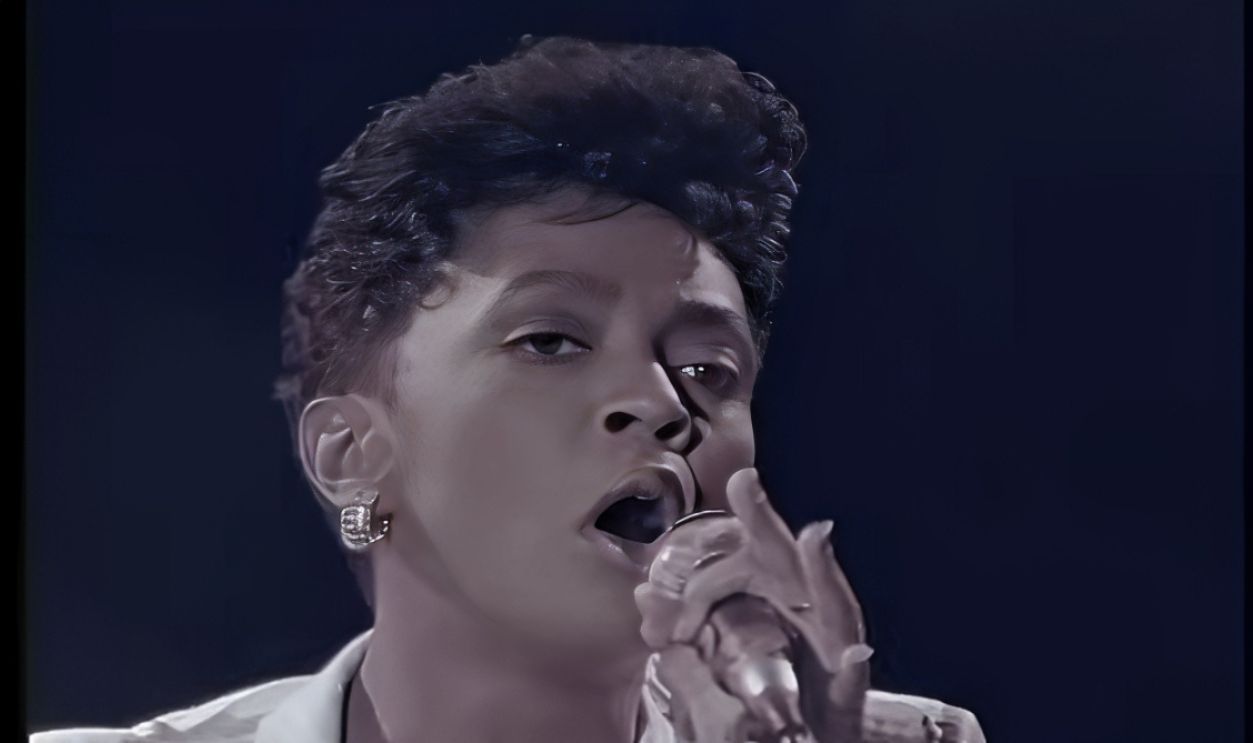 Screenshot from Rapture (1986)