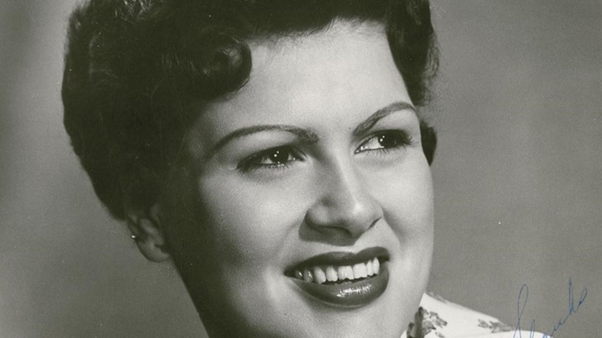 File:Patsy Cline 1960 publicity portrait - cropped.jpg