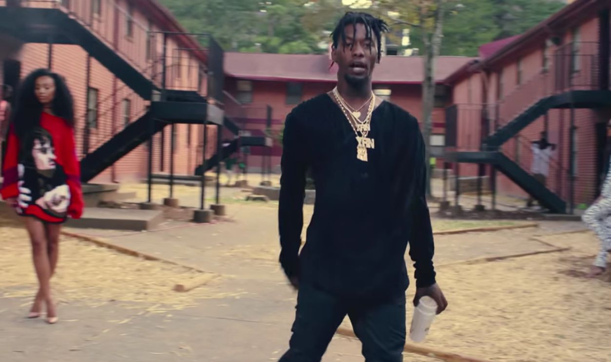 Screenshot from Bad and Boujee (2016)