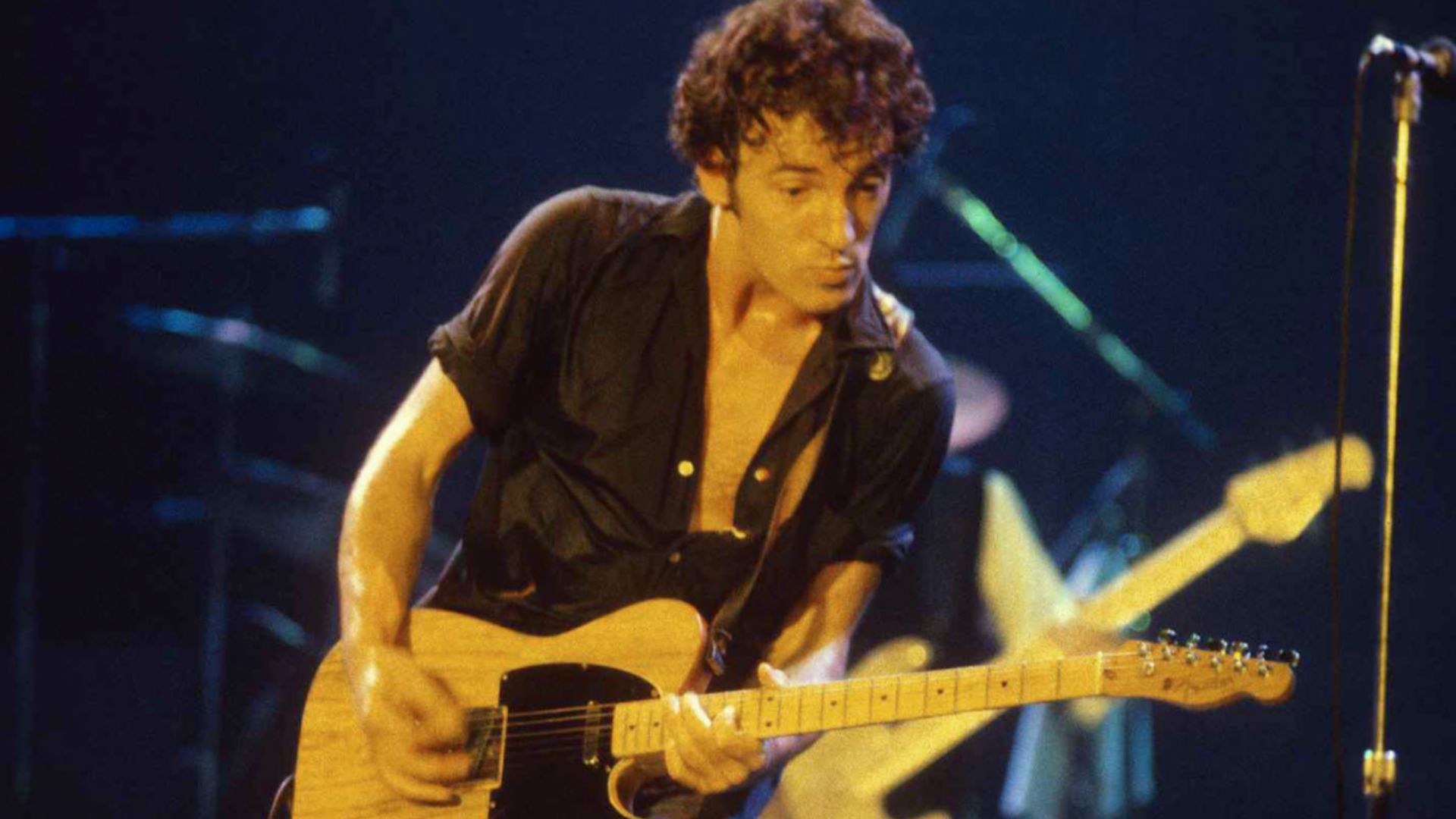 File:Bruce Springsteen at the New Haven Coliseum (7238976872).jpg