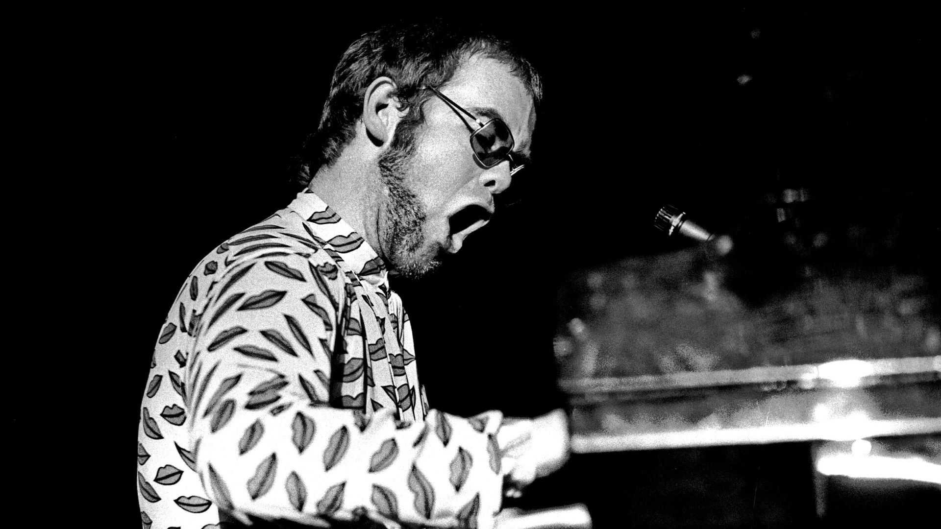 File:Elton John Hamburg 1972 1603720004.jpg