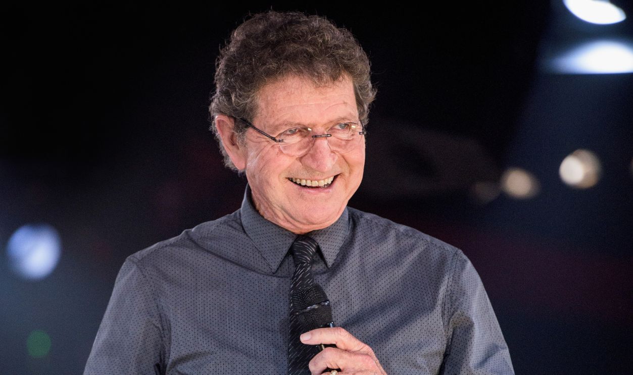 NASHVILLE, TN - NOVEMBER 03: BMI Icon Mac Davis addresses the crowd at the 63rd annual BMI Country awards on November 3, 2015 in Nashville, Tennessee. 