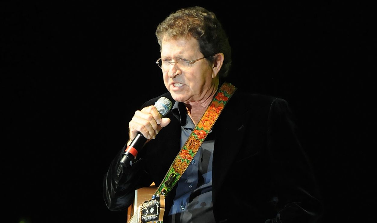 MONTGOMERY, AL - MARCH 25: Honoree/Inducee Mac Davis performs at the Alabama Music Hall of Fame's 13th Induction Banquet and Awards Show at the Renaissance Hotel on March 25, 2010 in Montgomery, Alabama. 