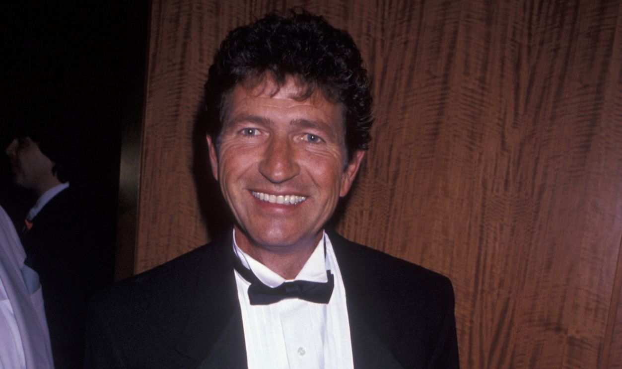 Musician Mac Davis attends Share the Dream Benefit for the T.J. Martell Foundation on April 25, 1992 at the New York Hilton Hotel in New York City. 
