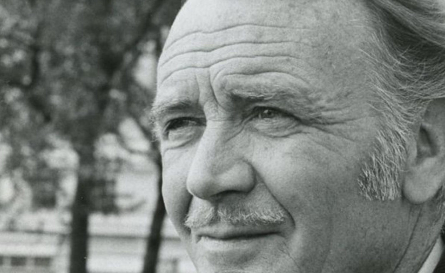 File:John Mills Dundee and the Culhane 1967 CBS publicity.jpg