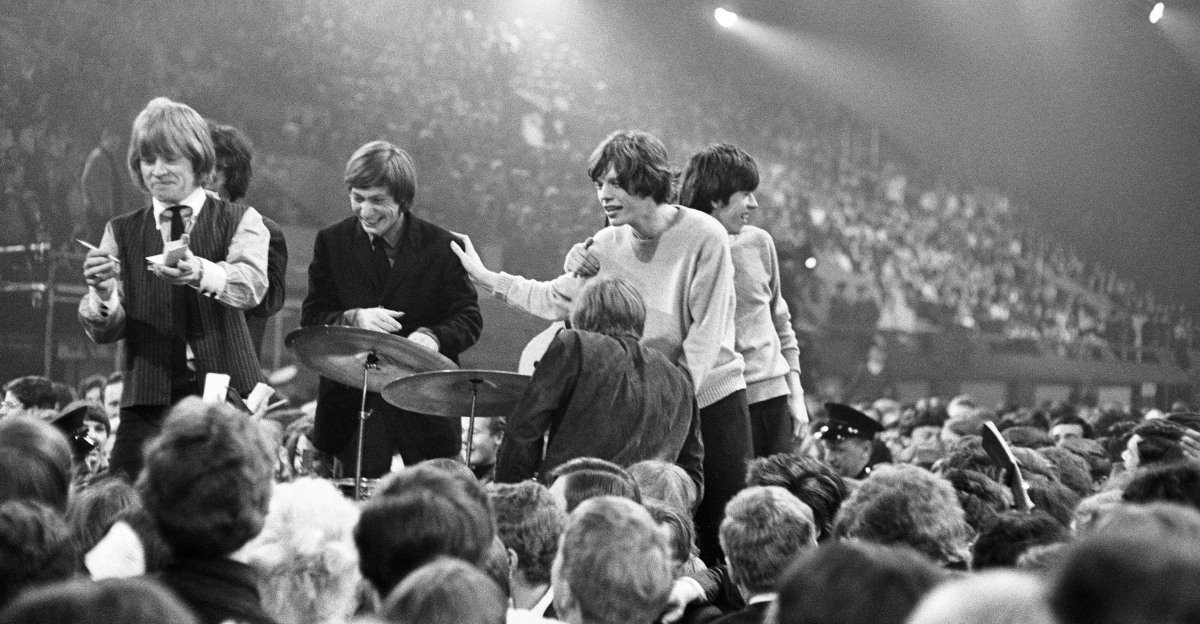 The show started at 9 pm and finished at 7 am with 7,000 people turning up in all kinds of clothing.