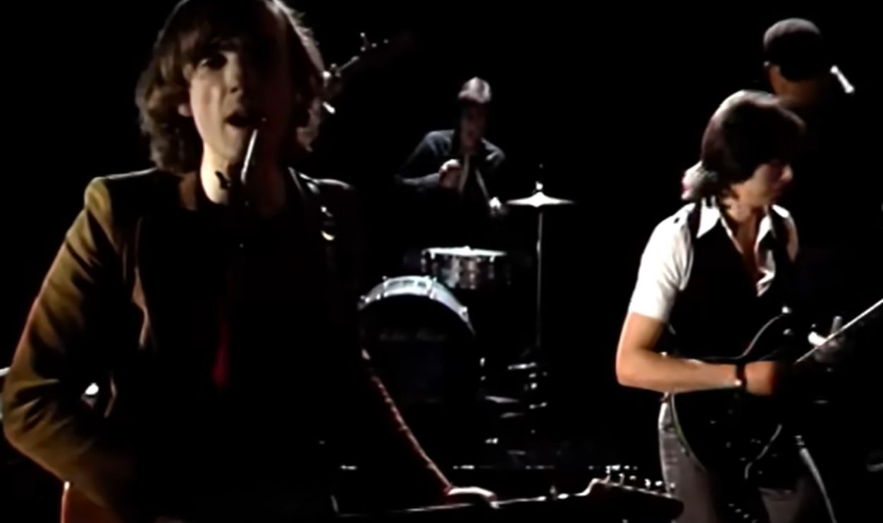 Screenshot from Driver’s Seat - Sniff ’n’ the Tears(1978) 