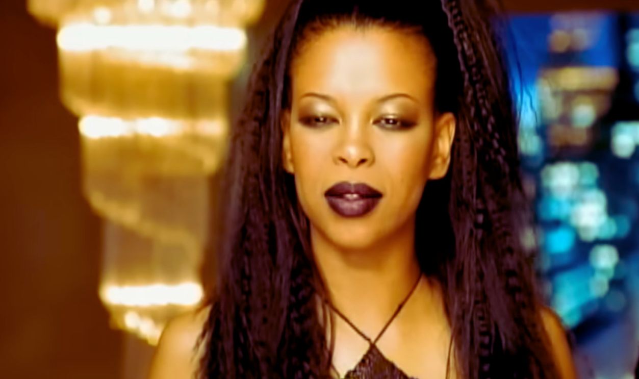 Screenshot from Don’t Let Go (1996)