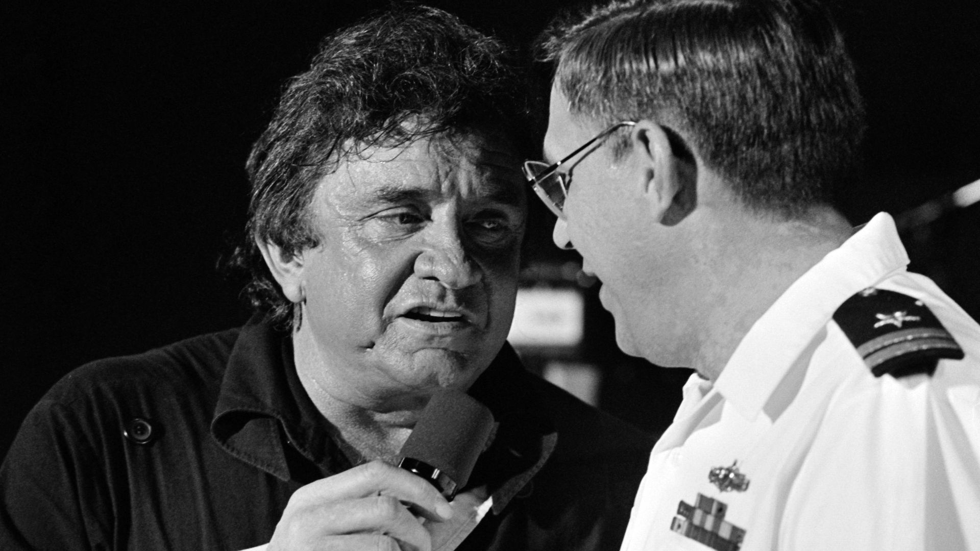 File:Johnny Cash sings a duet with a Navy lieutenant.jpg