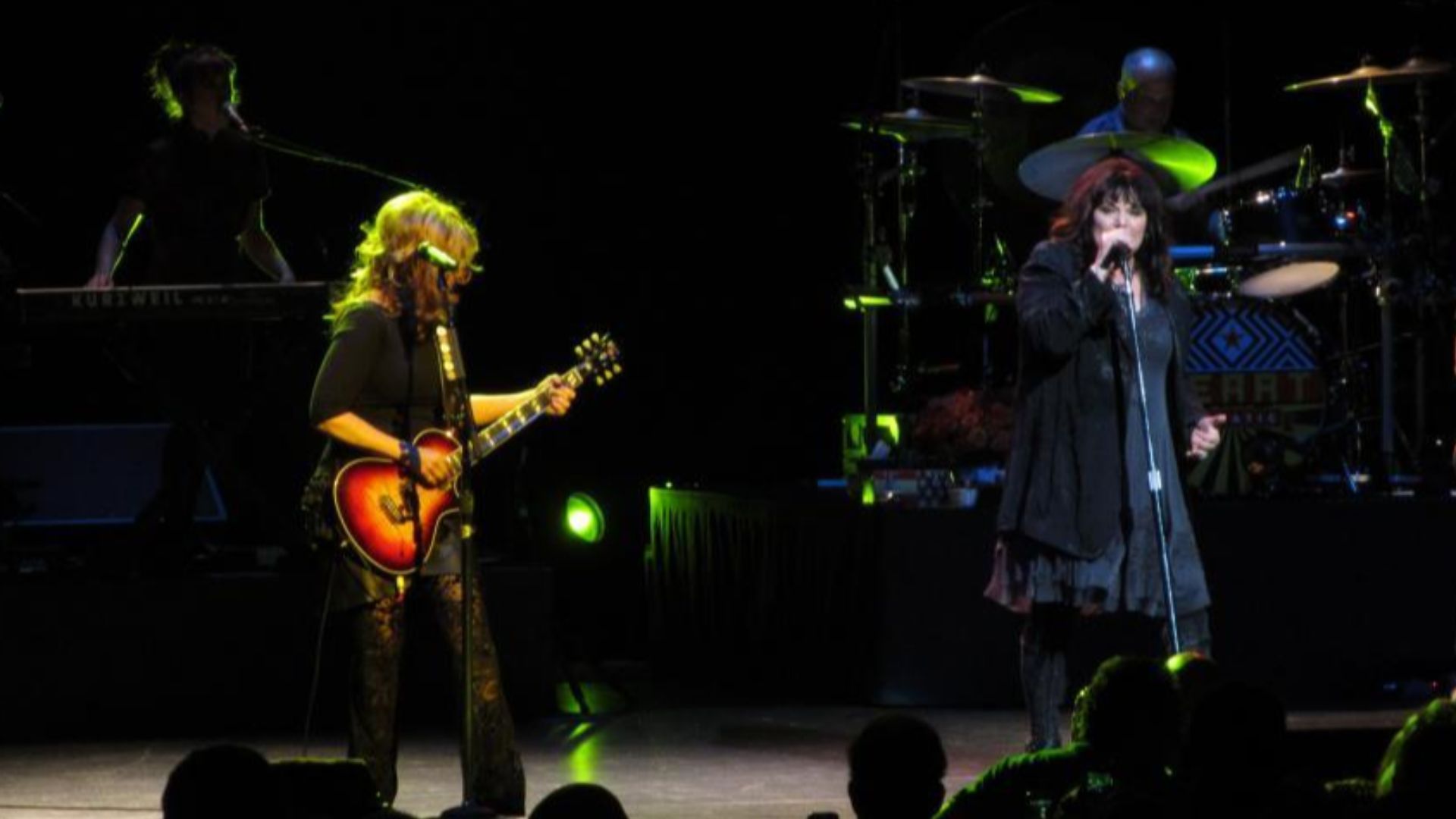 File:Heart at the Beacon Theater, 2012.jpg