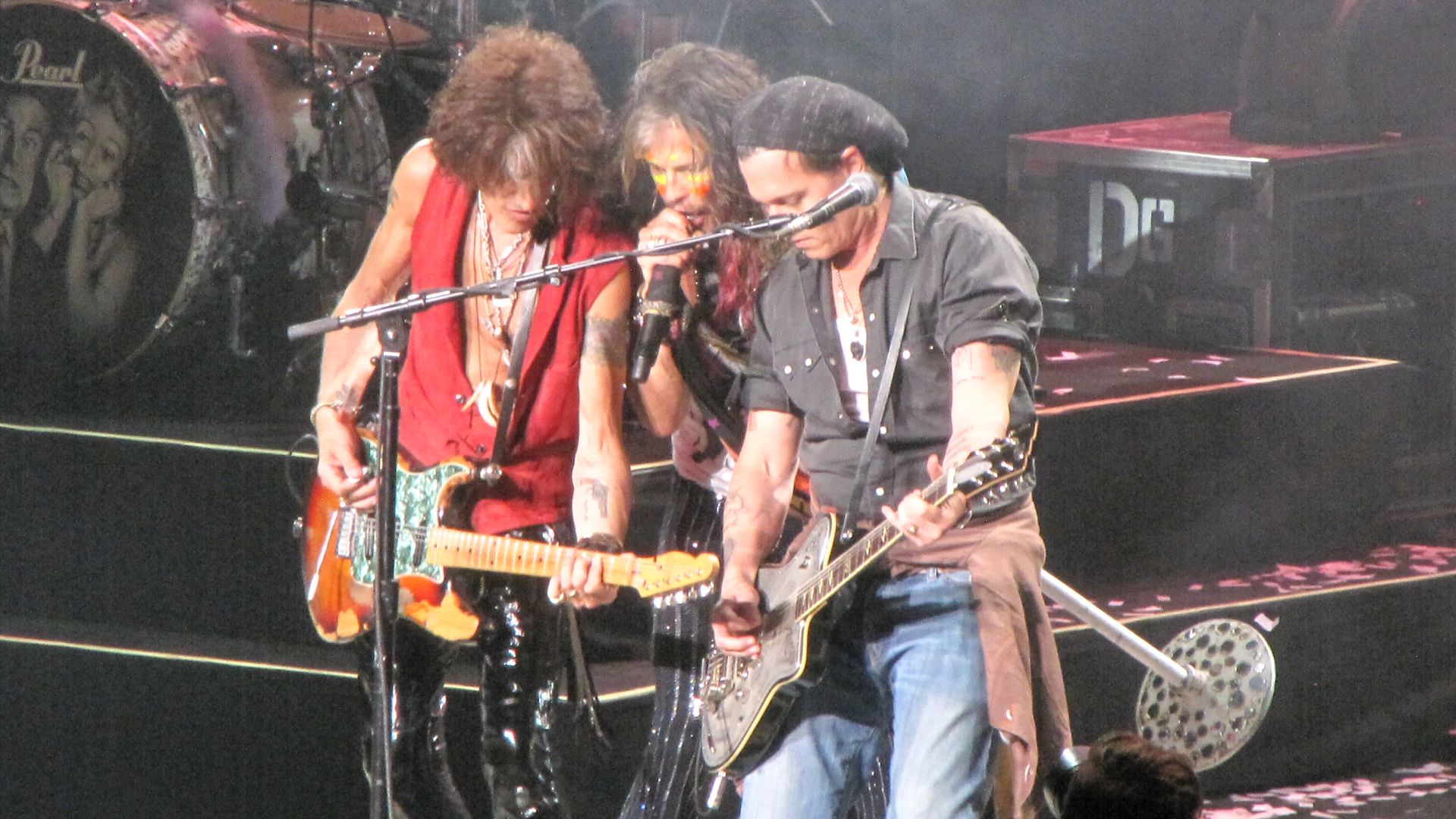 File:Aerosmith Johnny Depp 2014.jpg