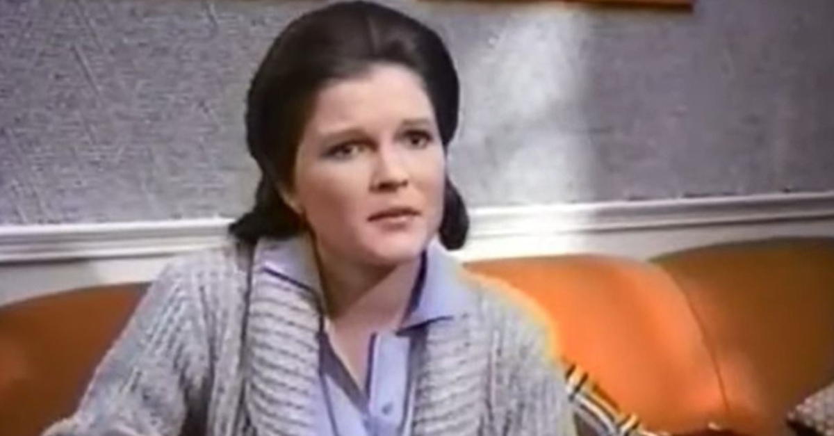 Mrs. Columbo (S01E01) - Kate Mulgrew, Rene Auberjonois